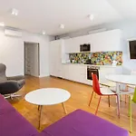 S18 Boutique - Old Town Ξενοδοχείο με διαμερίσματα 4*