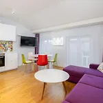 S18 Boutique - Old Town Ξενοδοχείο με διαμερίσματα 4*
