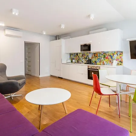 S18 Boutique - Old Town Aparthotel *