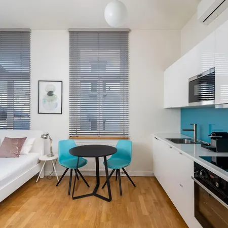 S18 Boutique - Old Town Aparthotel