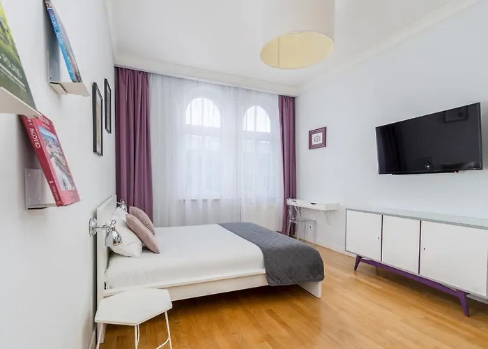 S18 Boutique - Old Town