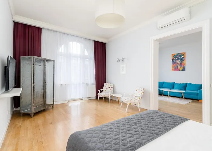 S18 Boutique - Old Town Aparthotel